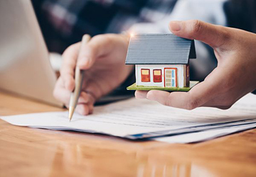 What Is A Variable-Rate Mortgage With Option?